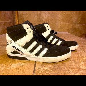 Adidas Sneakers